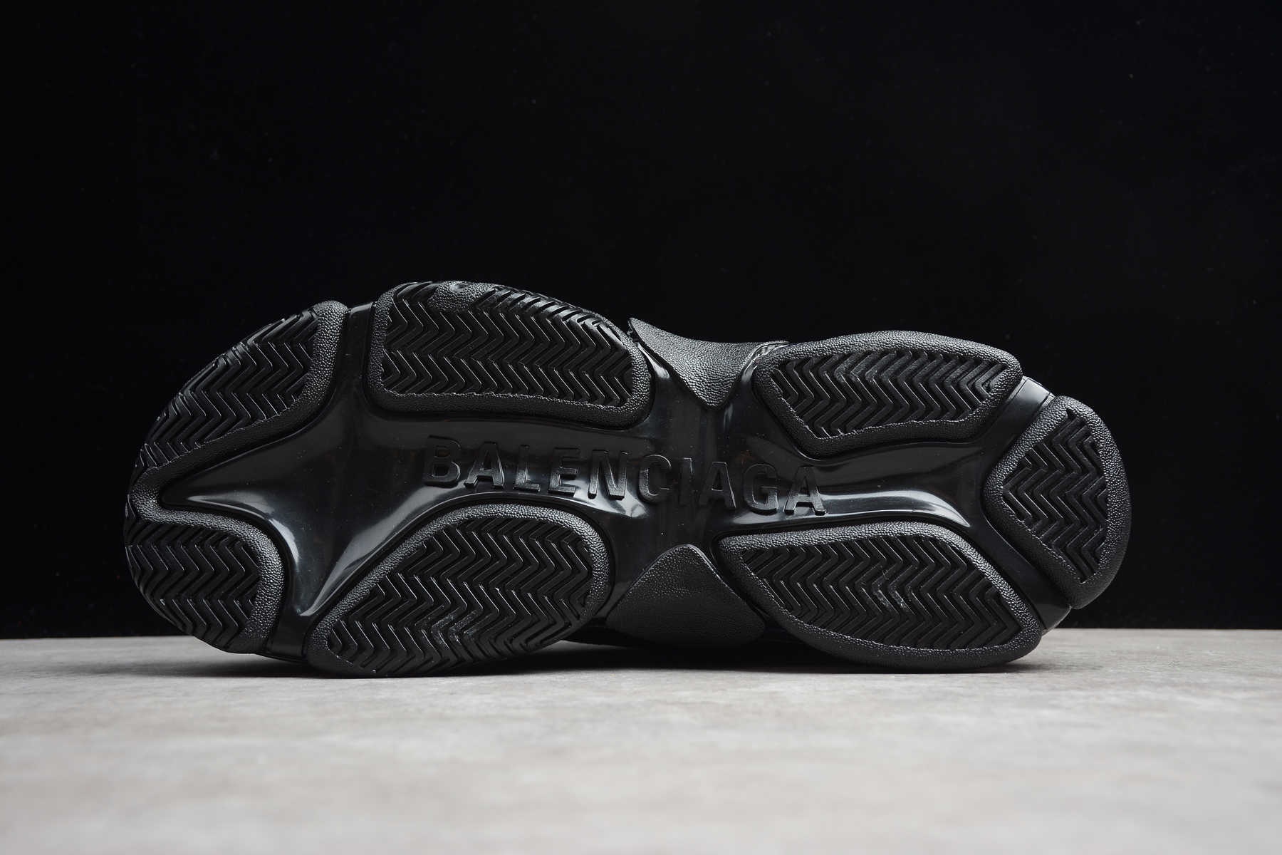 Ba1enc1aga Triple S Triple Black 172342M237002