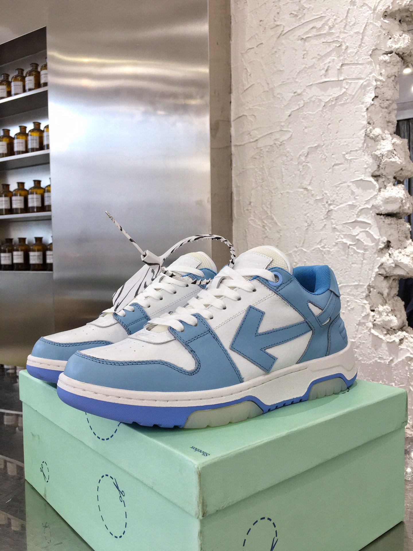 OFF-WHITE OOO Low Out Of Office White Light Blue