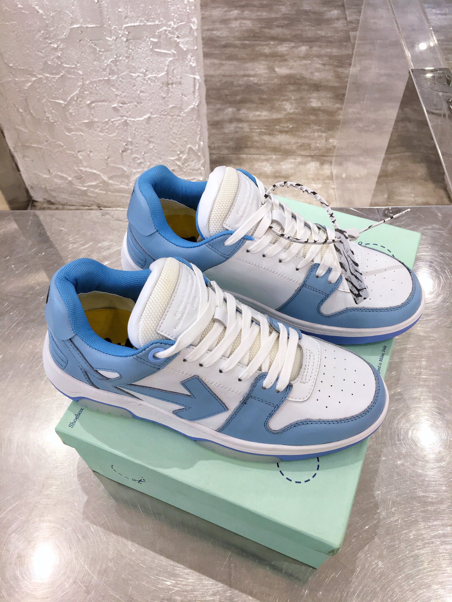 OFF-WHITE OOO Low Out Of Office White Light Blue
