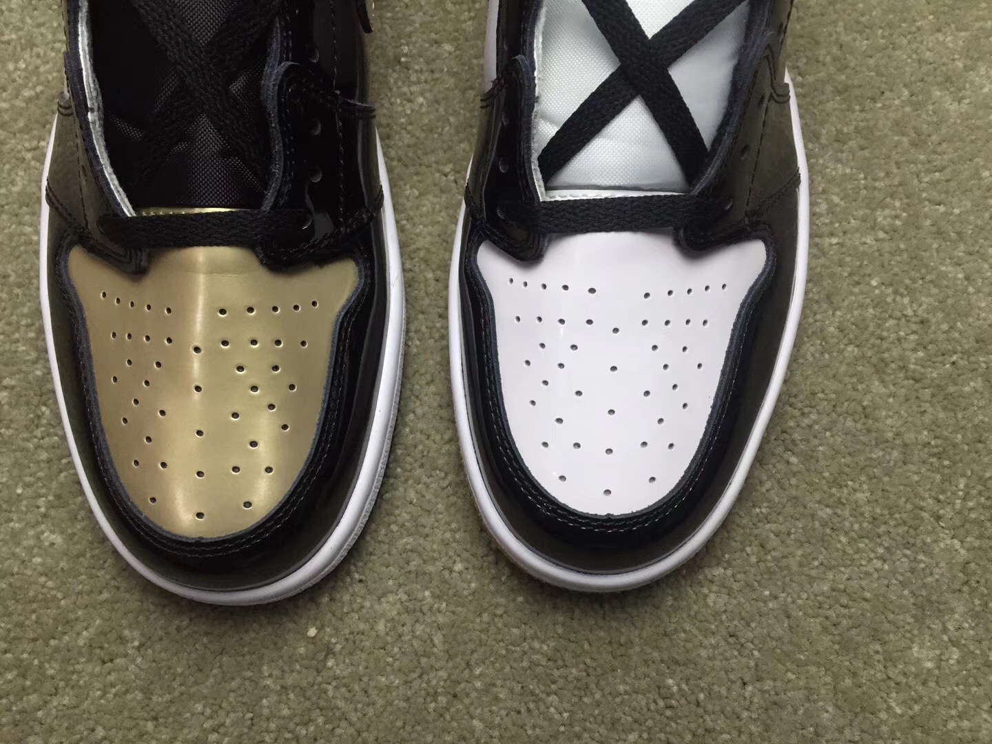 Jordan 1 Retro High Gold Top 3  861428-001