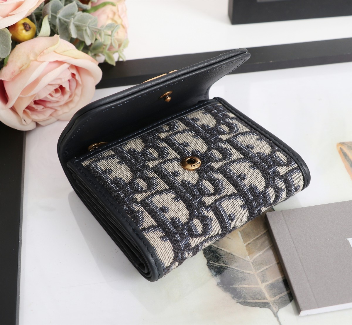 D10r wallet 400300 10 x 8.5x 2cm