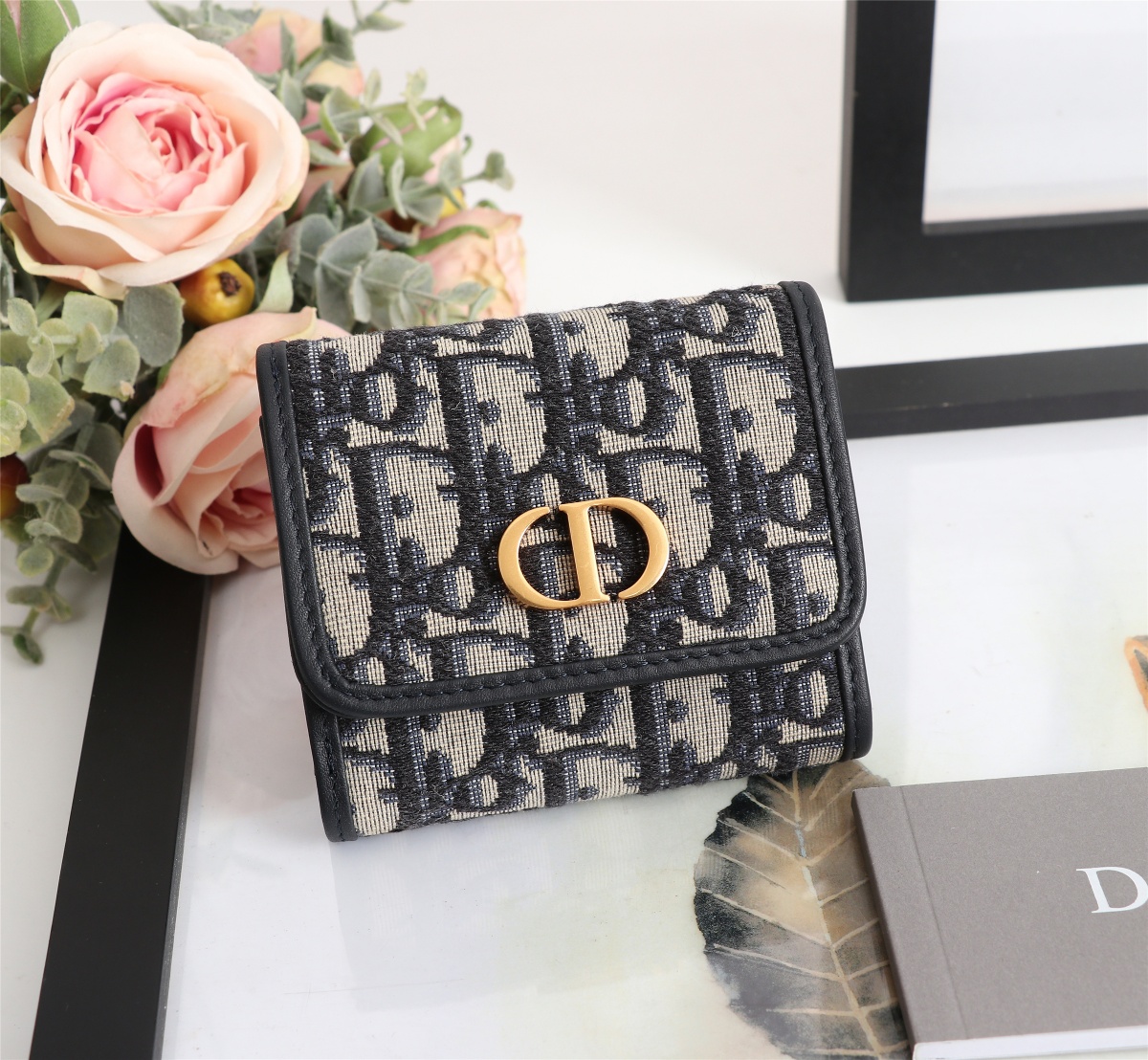 D10r wallet 400300 10 x 8.5x 2cm