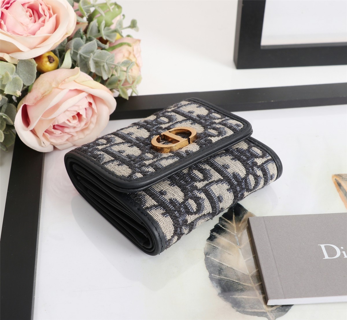 D10r wallet 400300 10 x 8.5x 2cm