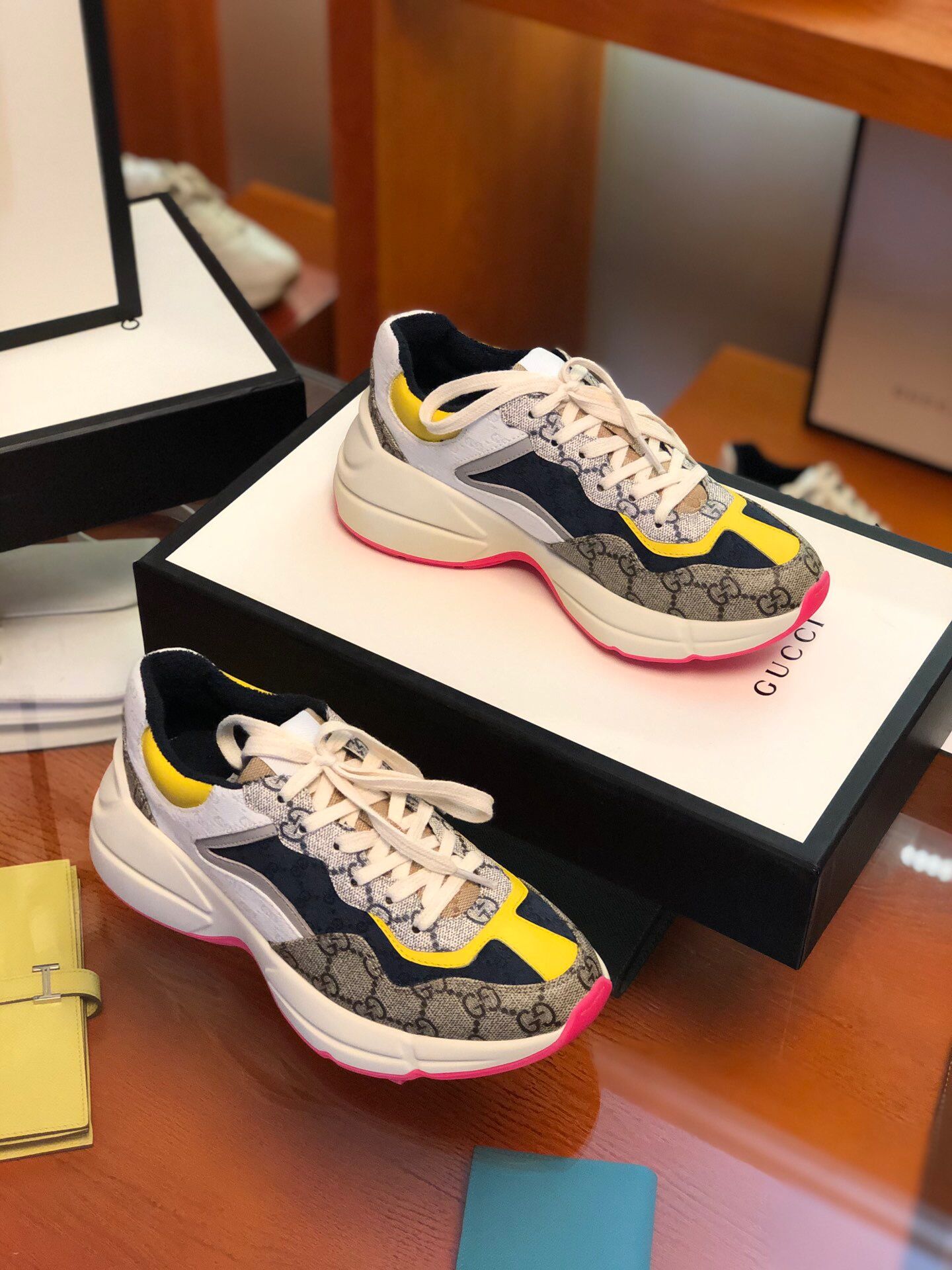 Gvcci Sneaker 20211014