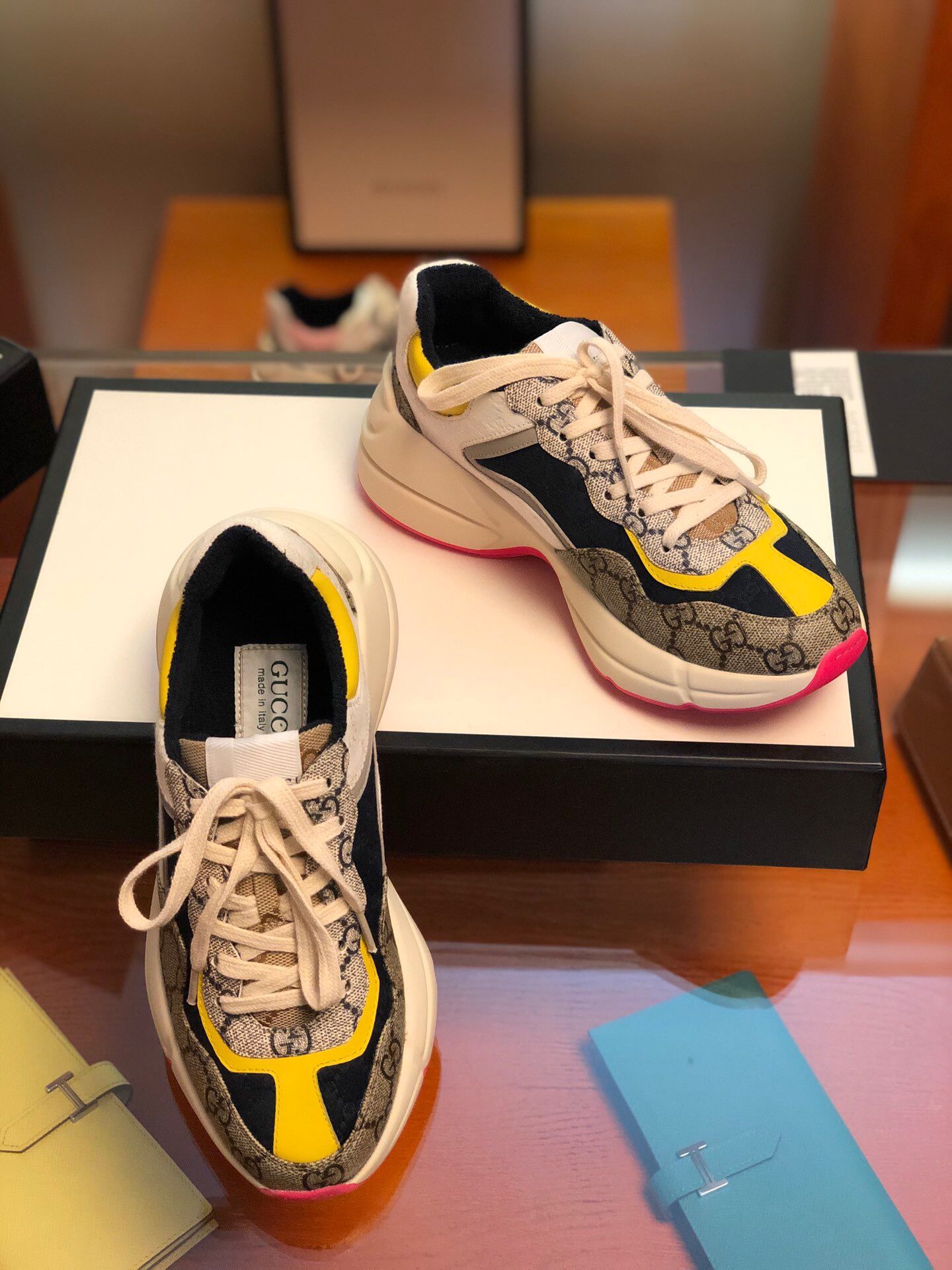 Gvcci Sneaker 20211014
