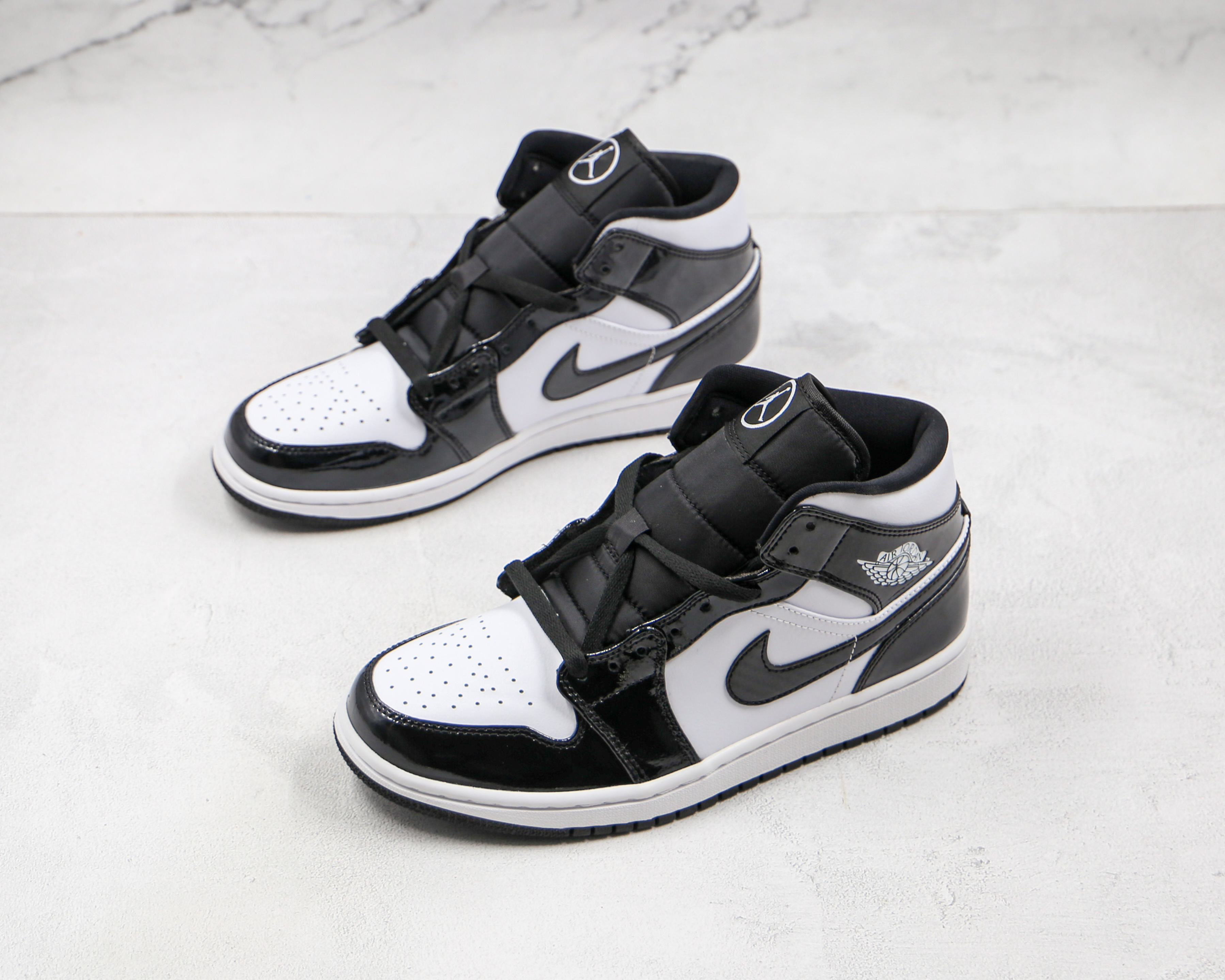 Jordan 1 Mid Carbon Fiber  DD1649-001