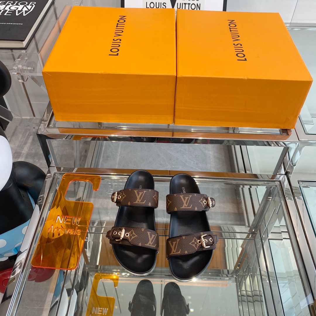 1V Slippers 2021101901