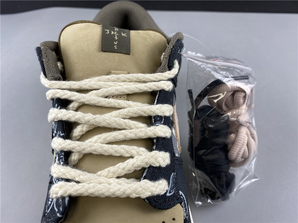 Nike SB Dunk Low Travis Scott CT5053-001