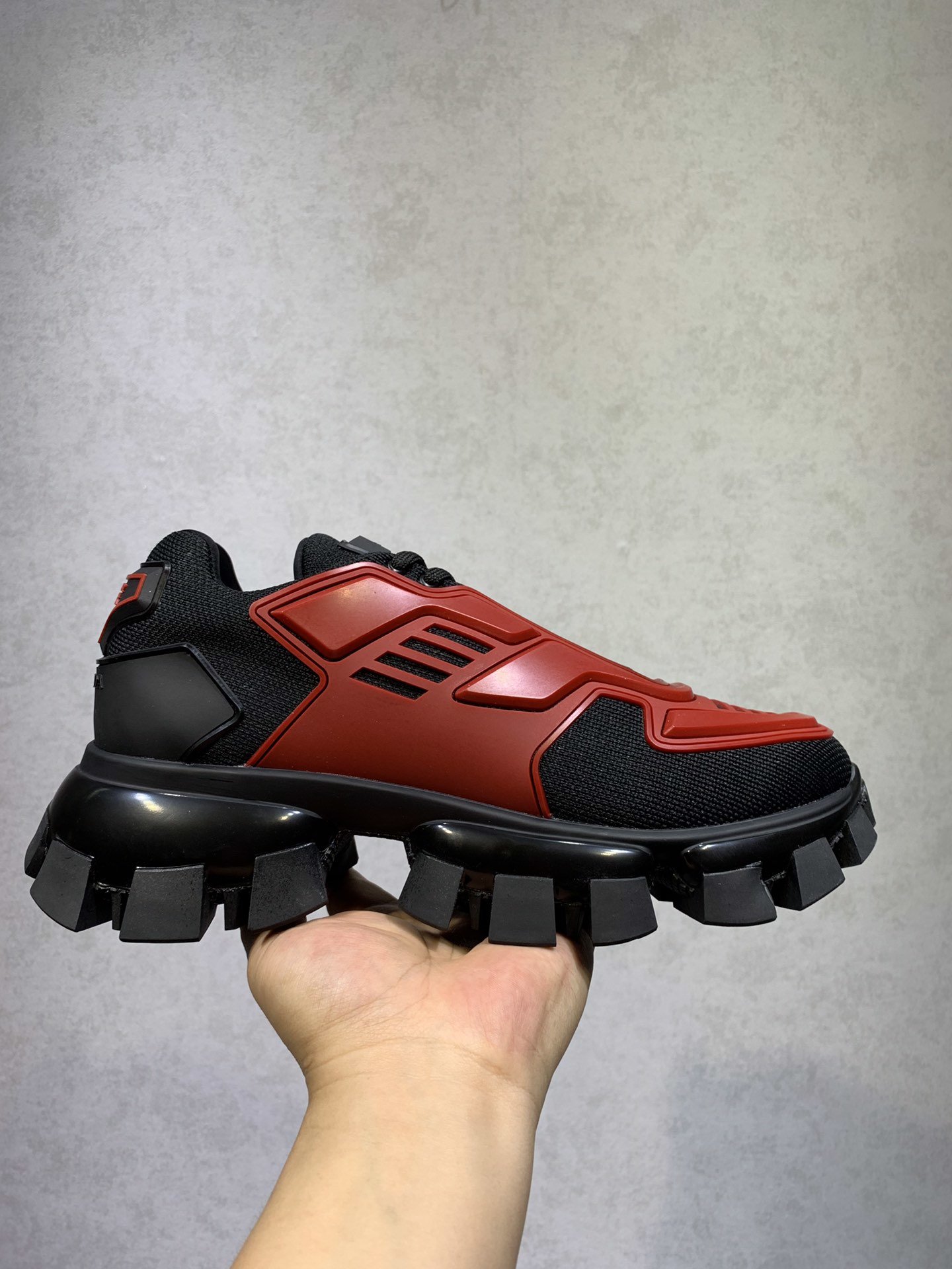 Pra0a Cloudbust Thunder Red Black 2EG293 3KZU