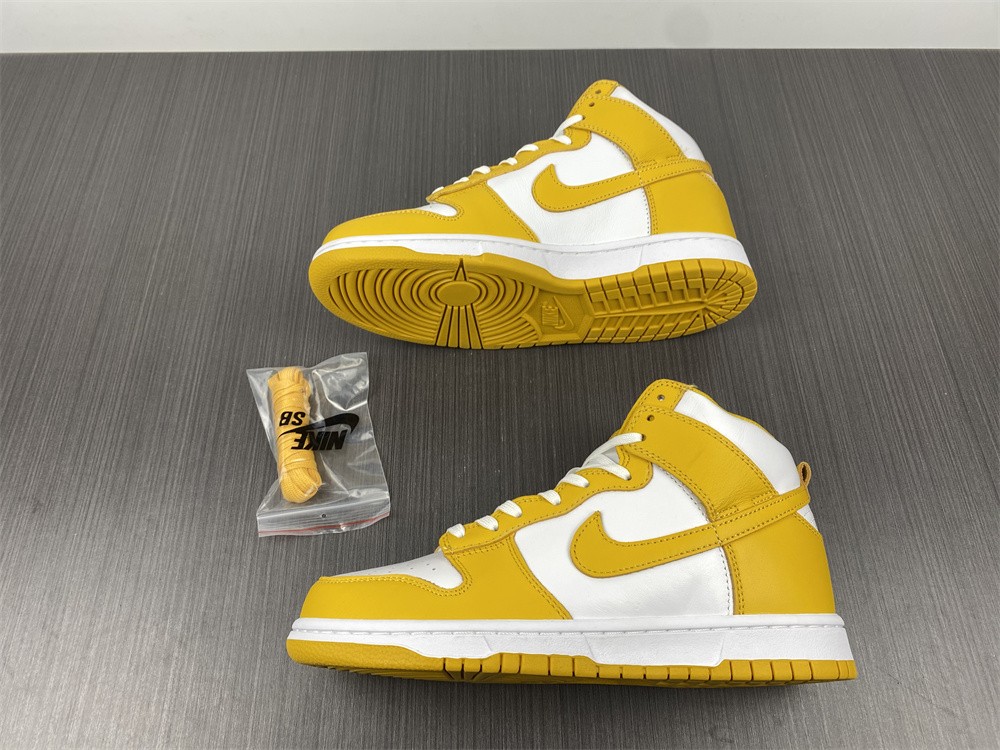 Nike Dunk High Dark Sulfur (W) DD1869-106