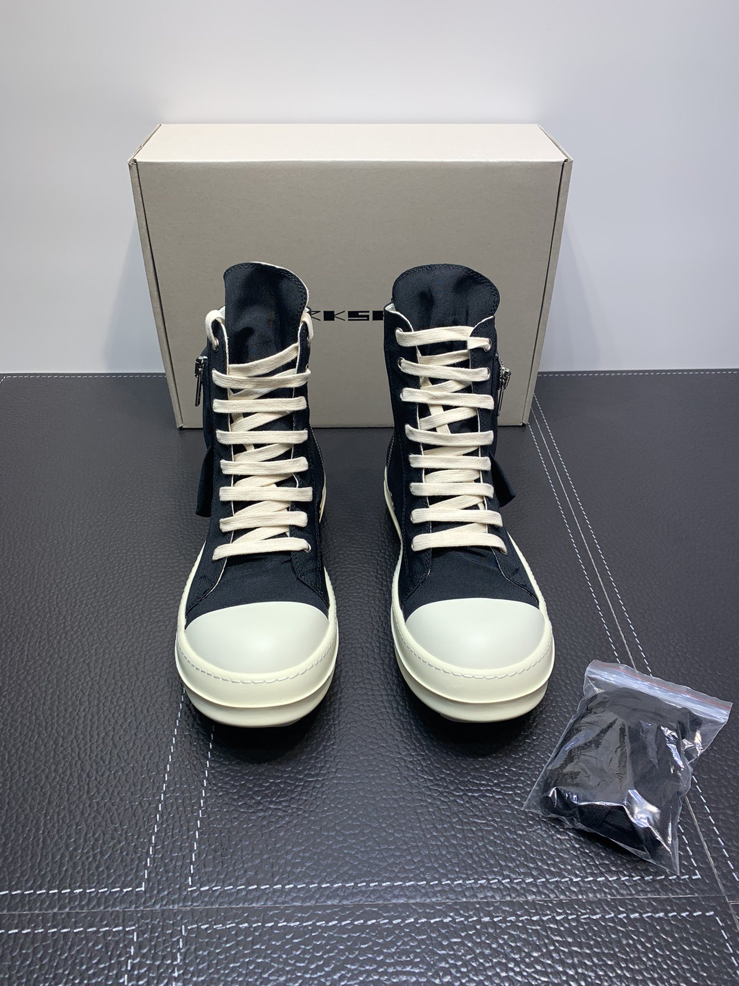 Rick Owens sneaker 2021111201