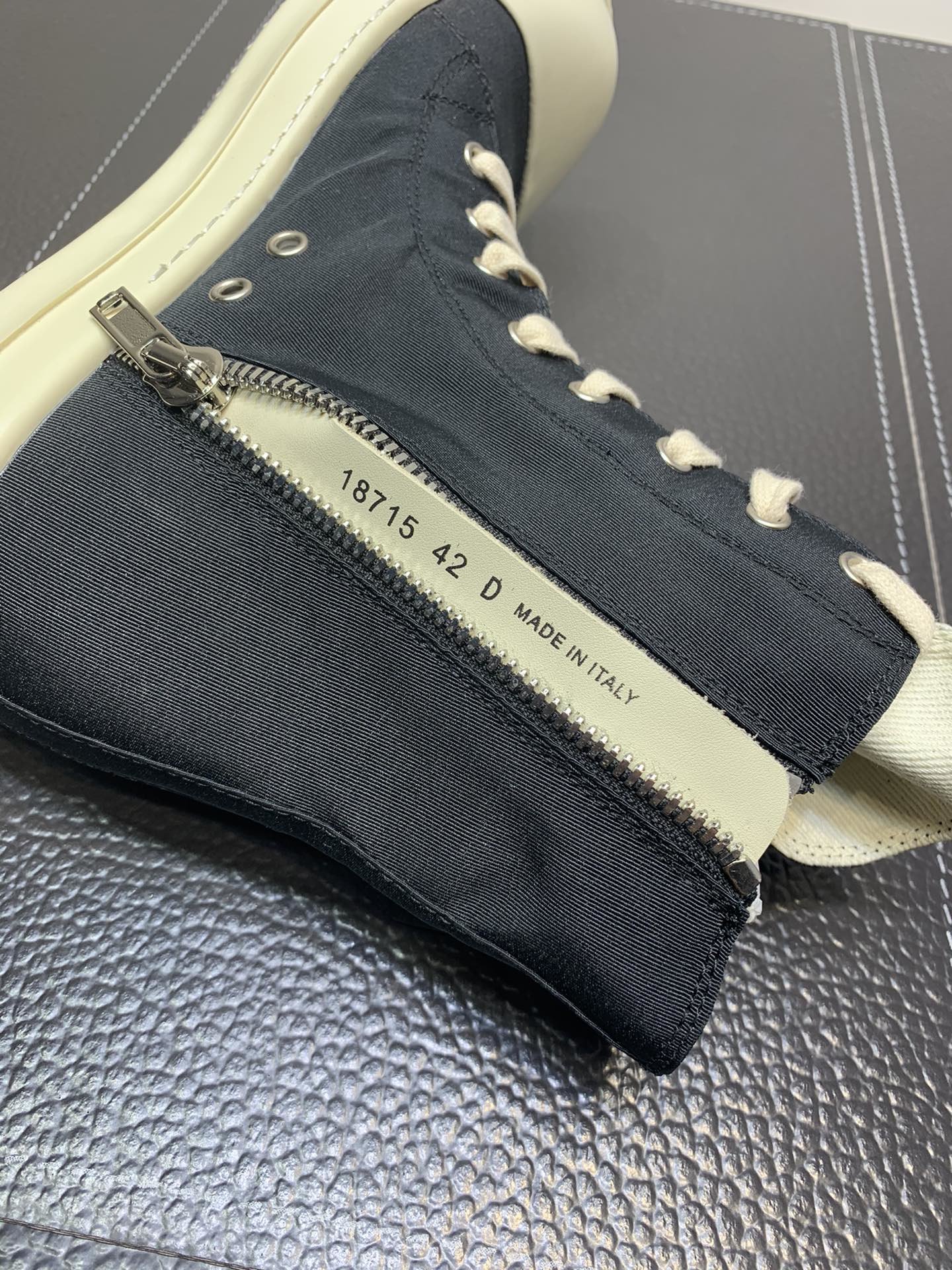 Rick Owens sneaker 2021111201