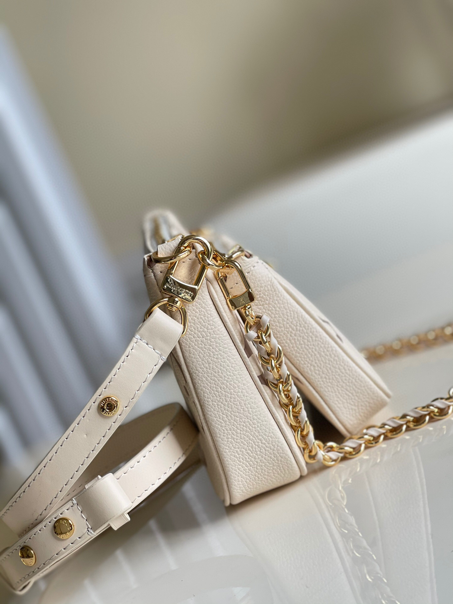 1V Multi Pochette Accessories M45777 24 x 13.5 x 4CM