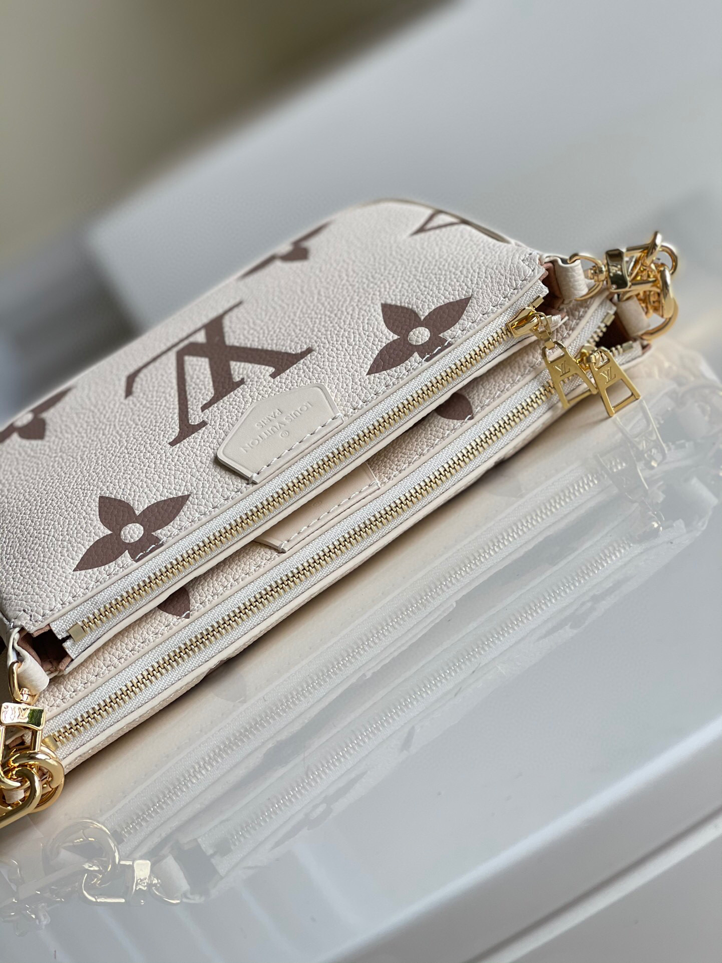 1V Multi Pochette Accessories M45777 24 x 13.5 x 4CM