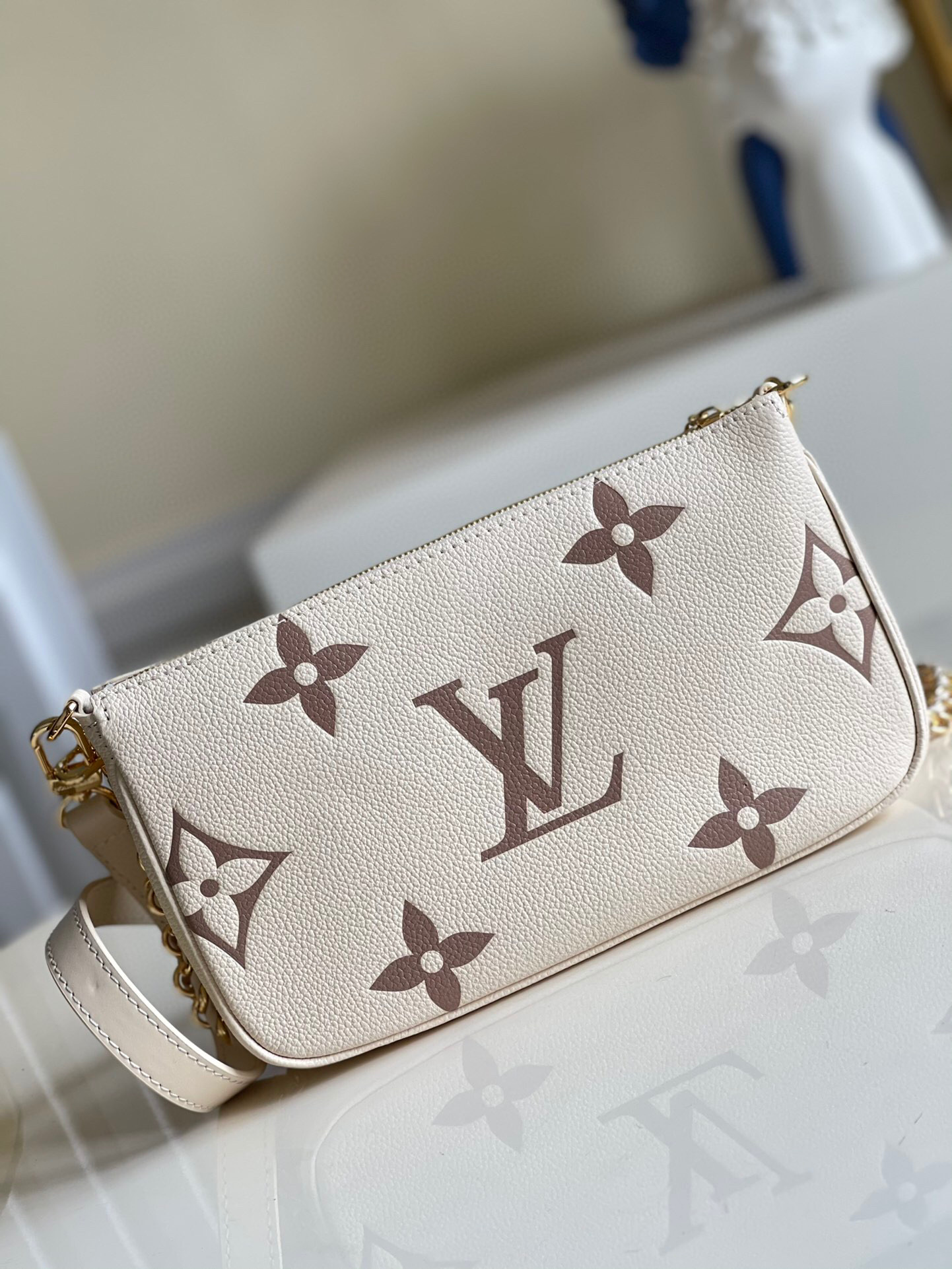 1V Multi Pochette Accessories M45777 24 x 13.5 x 4CM