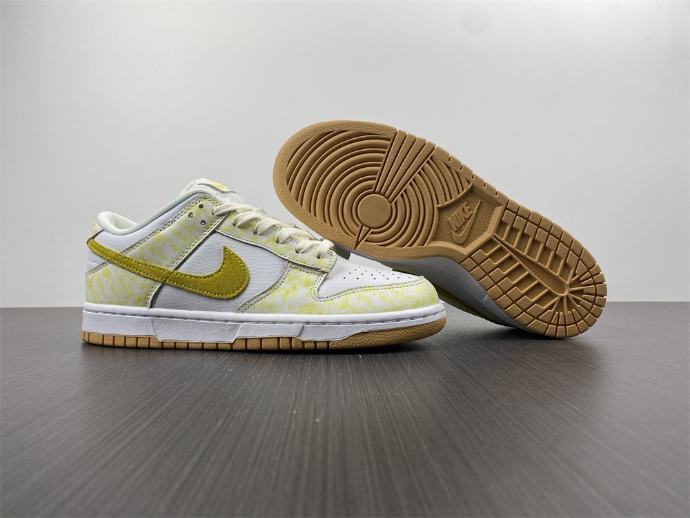 Nike Dunk Low Yellow Strike (W) DM9467-700
