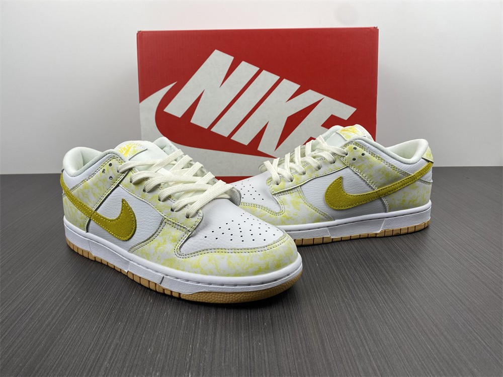 Nike Dunk Low Yellow Strike (W) DM9467-700
