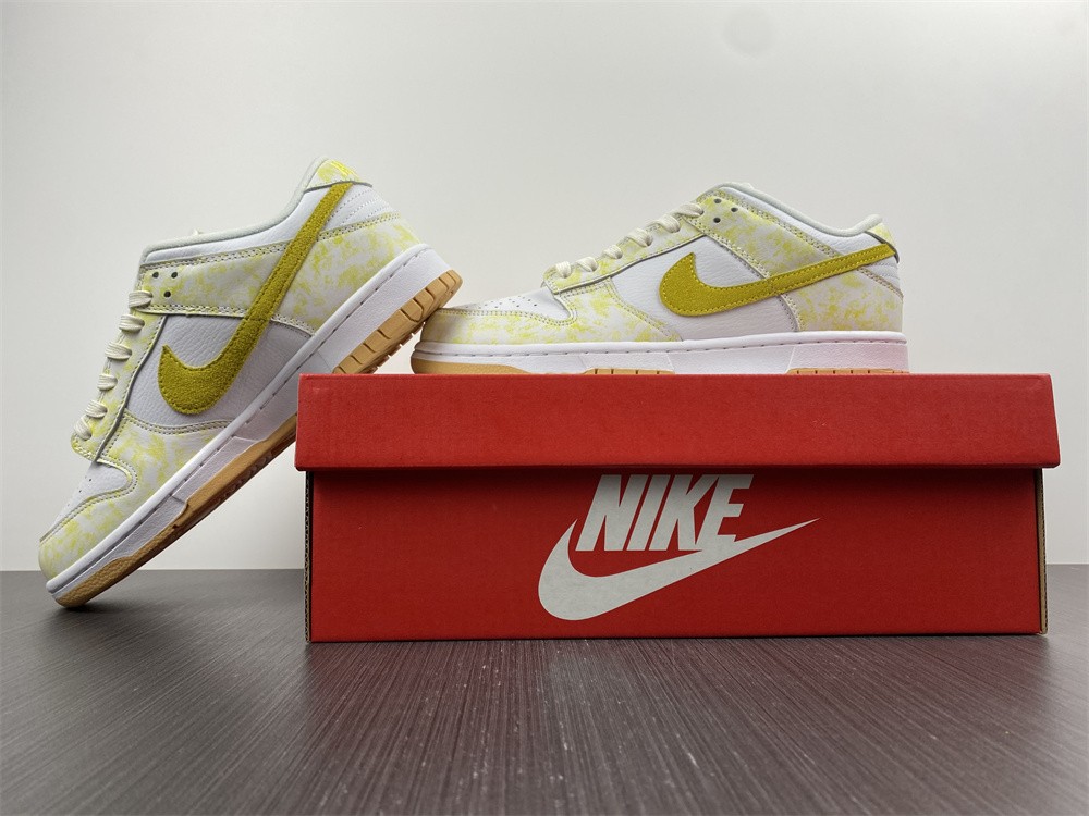 Nike Dunk Low Yellow Strike (W) DM9467-700