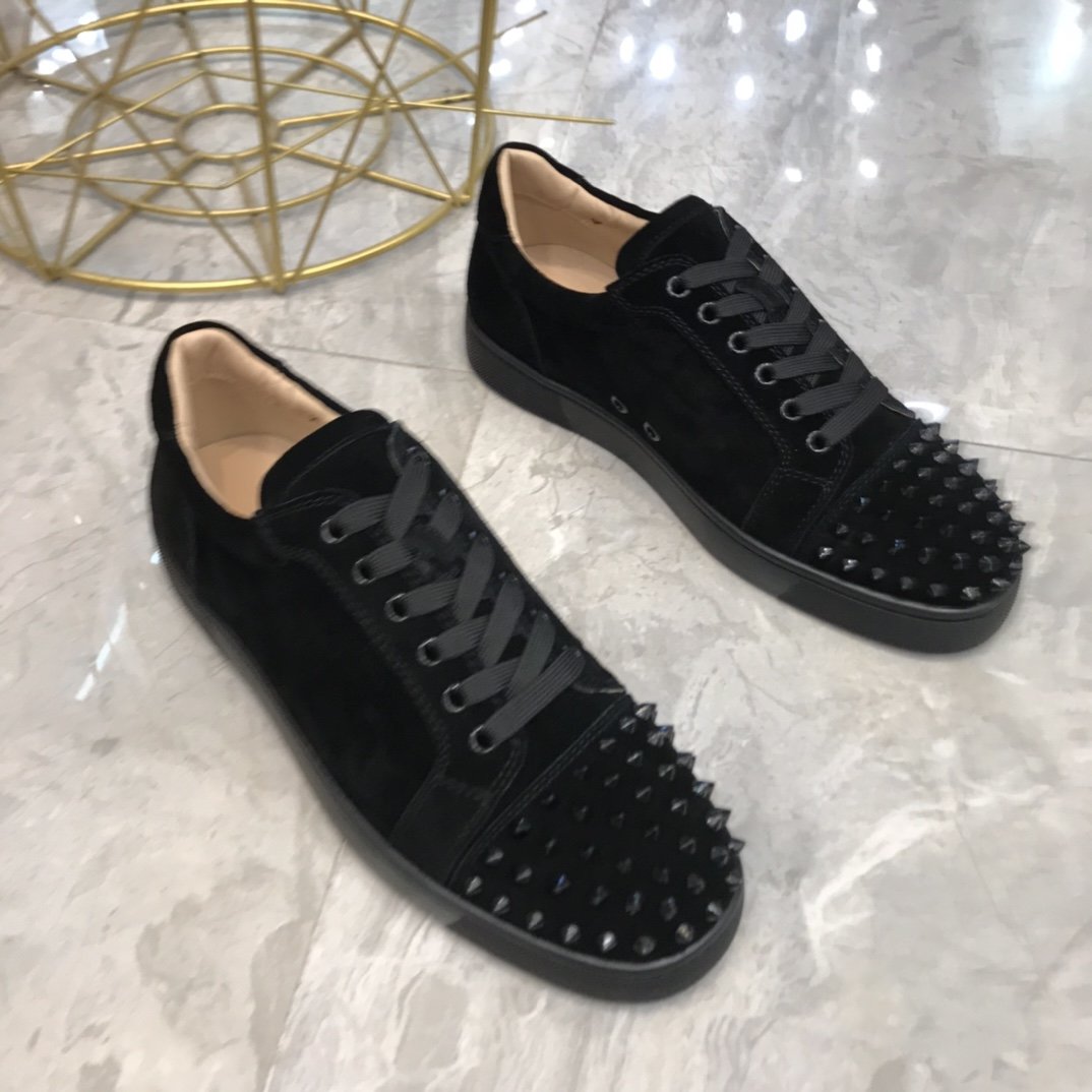 Chr1stian L0ub0utin sneaker 2021122801