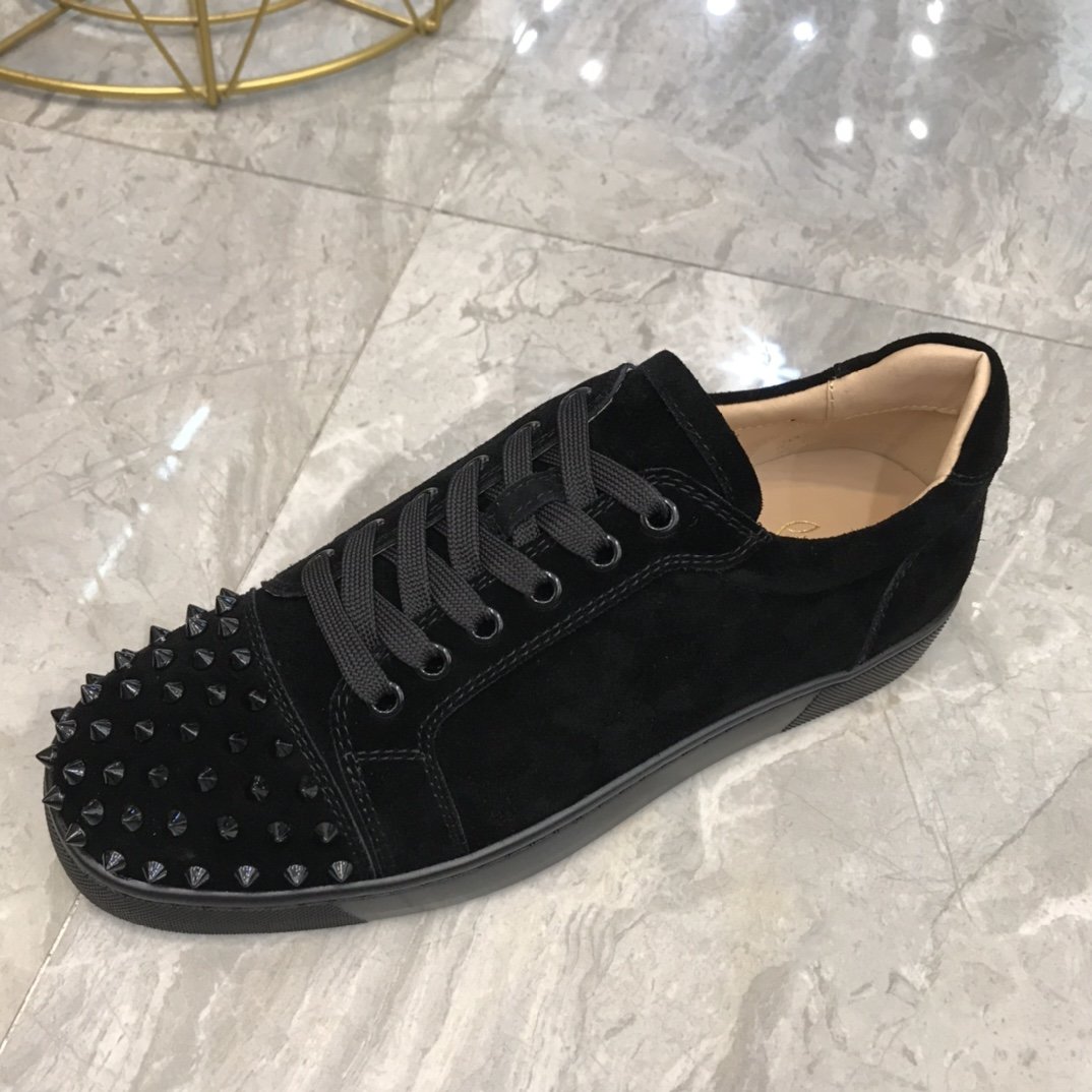 Chr1stian L0ub0utin sneaker 2021122801