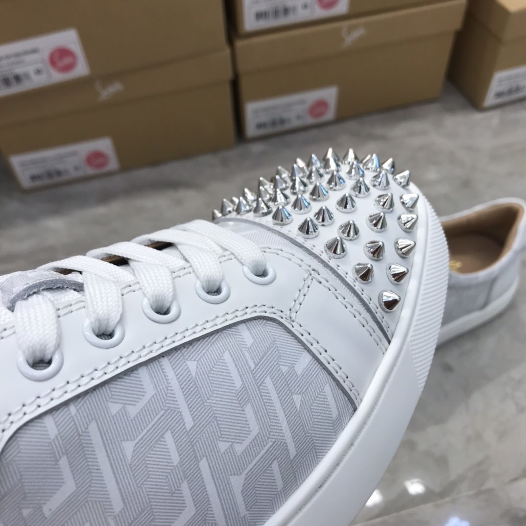 Chr1stian L0ub0utin sneaker 2021122802