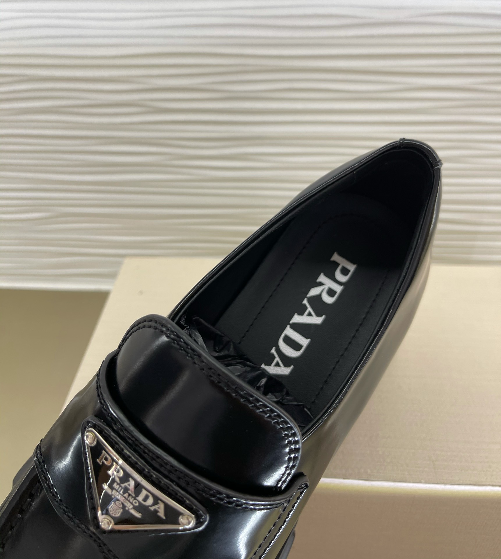 Pra0a shoes 2022010701