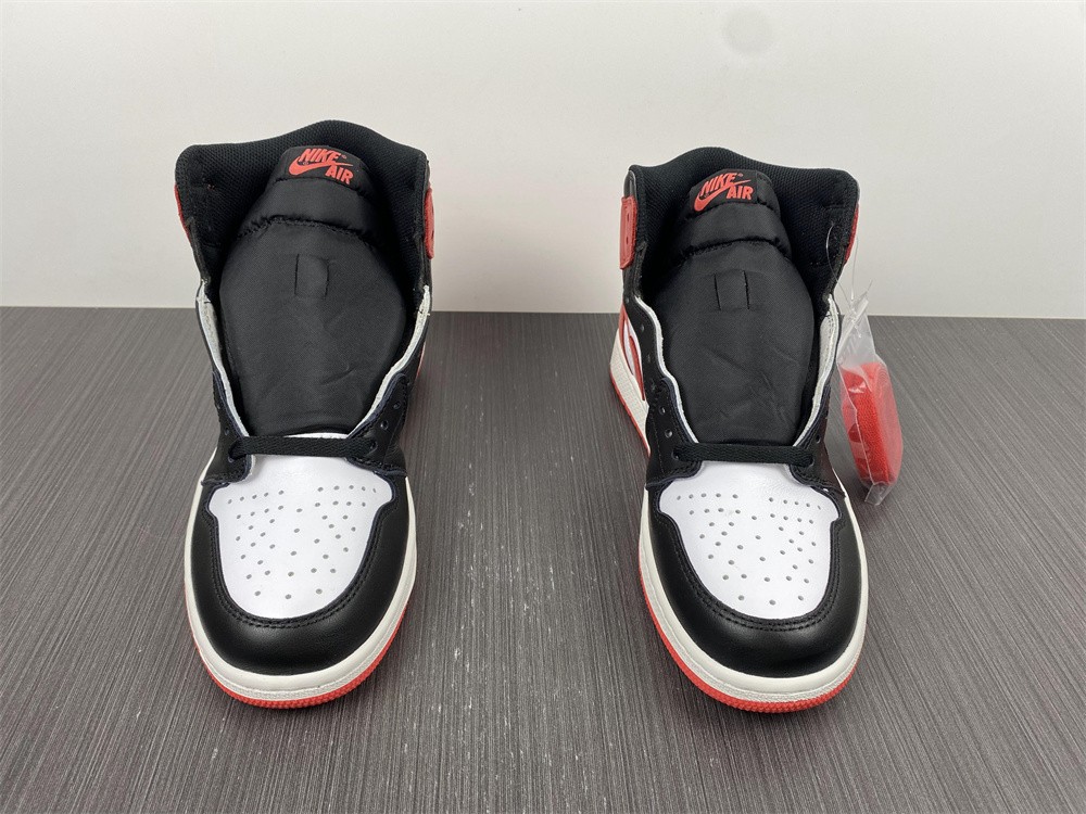 Jordan 1 Retro High Track Red  555088-112