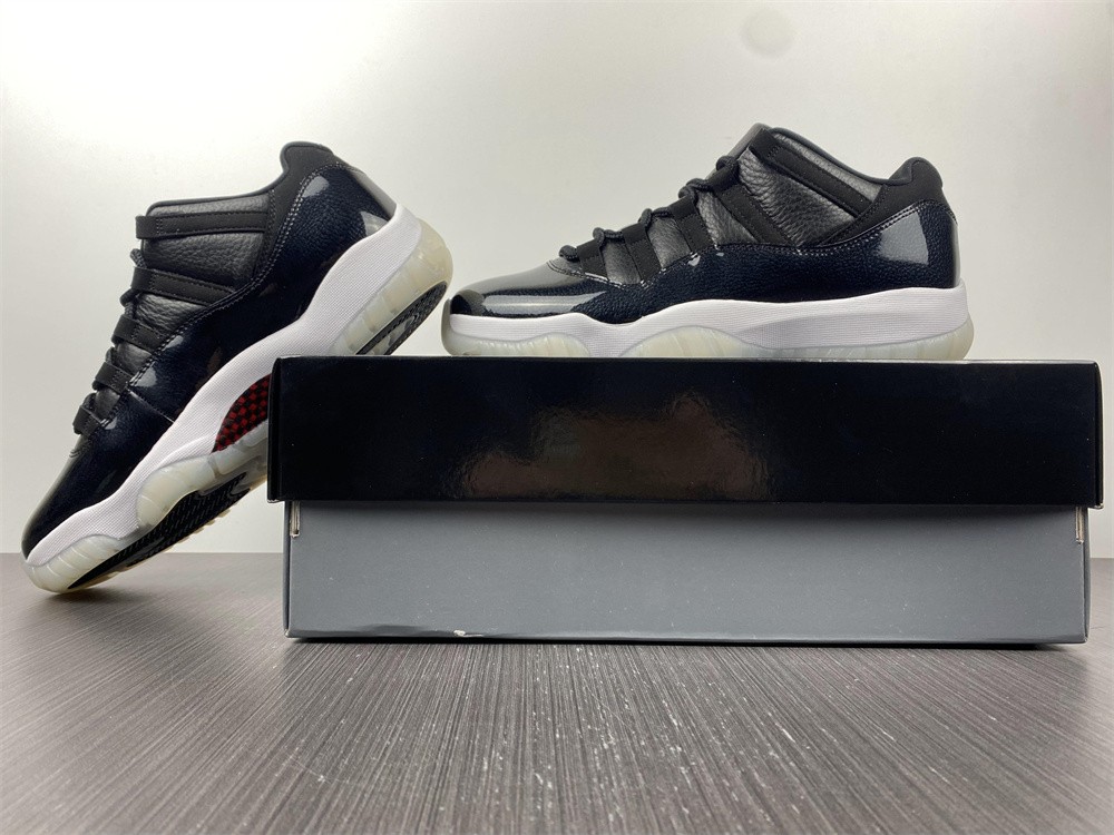 Air Jordan 11 Low 72-10 AV2187-001