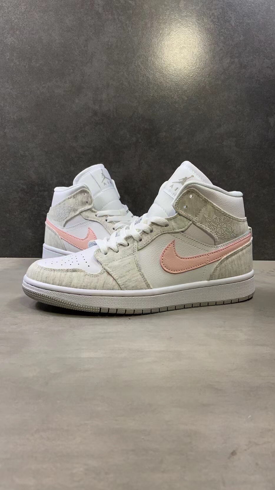 Jordan 1 Mid SE Light Iron Ore (W)  DN4045-001