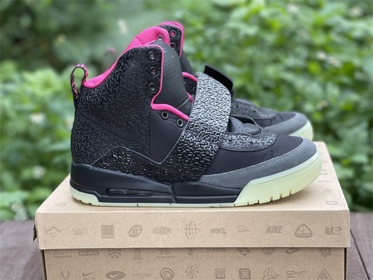 nike air Y**zy 1 blink  366164-003