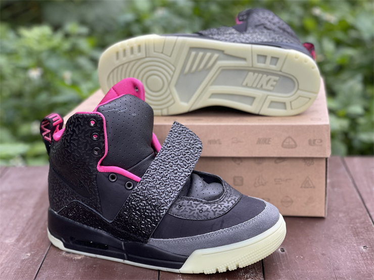 nike air Y**zy 1 blink  366164-003