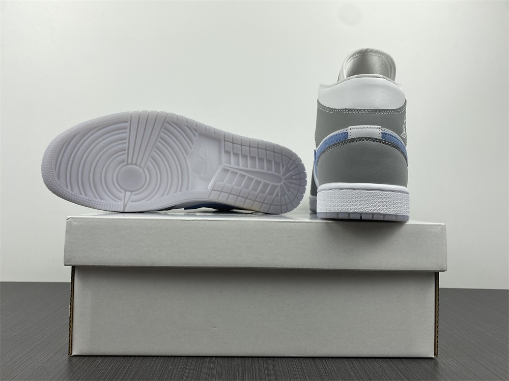 Jordan 1 Mid Wolf Grey Aluminum  BQ6472-105