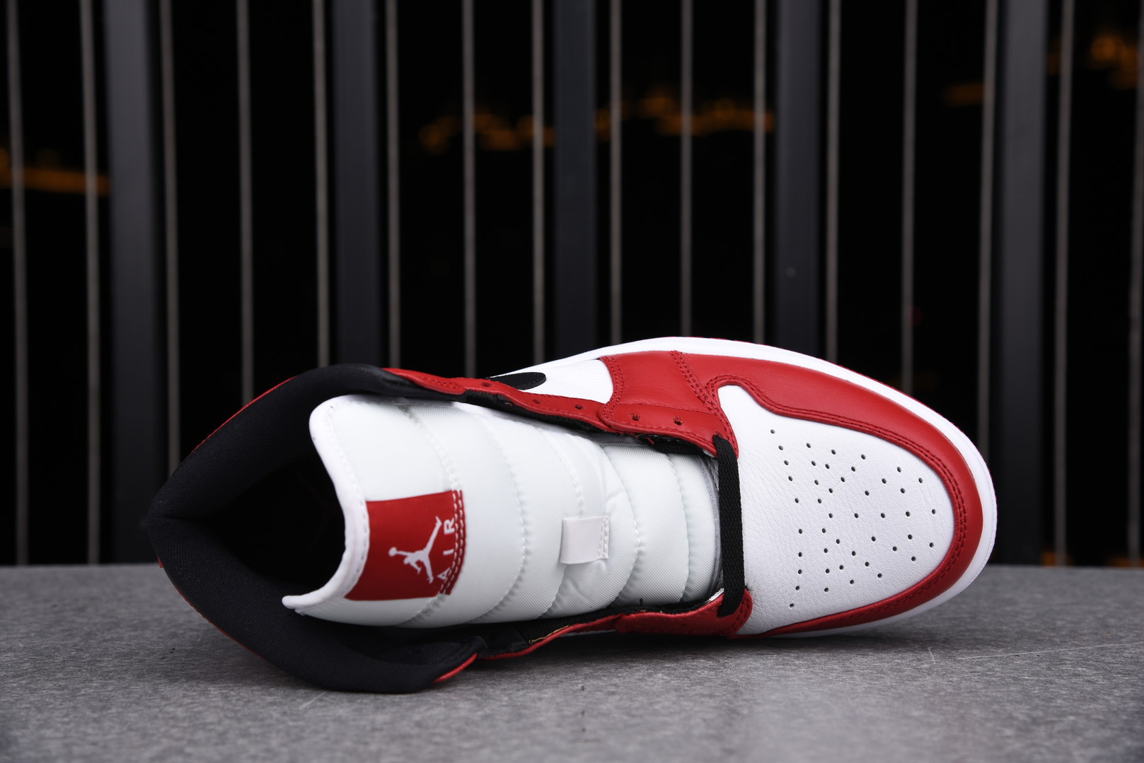 Jordan 1 Mid Chicago 2020 554724-173