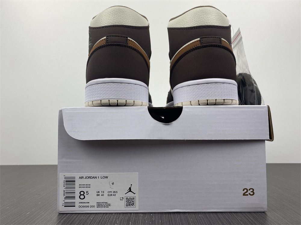 Jordan 1 Mid SE Brown Basalt Oatmeal (W) DO6699-200