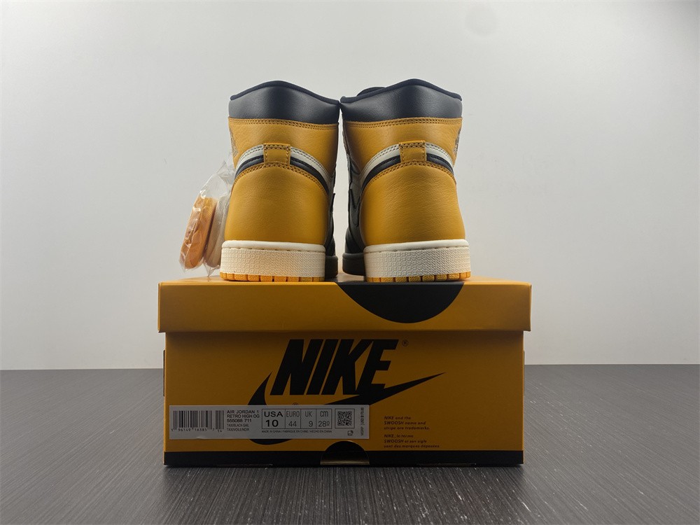 Air Jordan 1 High OG Yellow Toe 555088-711