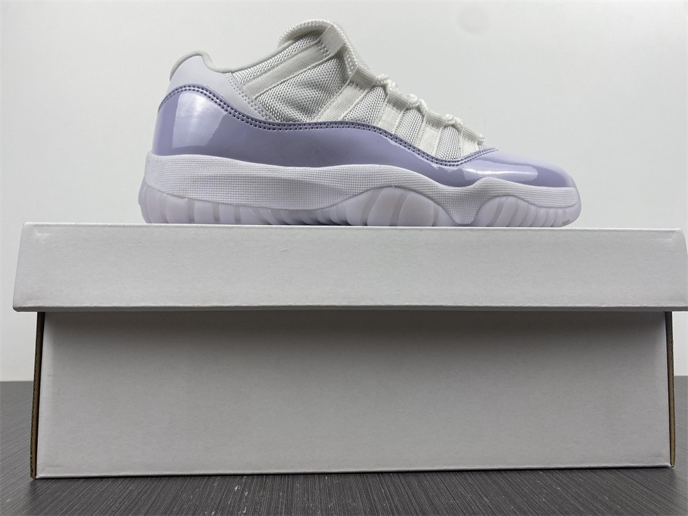Jordan 11 Retro Low Pure Violet (W) AH7860-101
