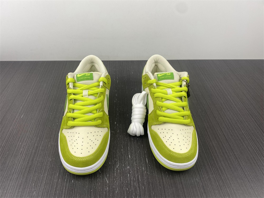Nike SB Dunk Low Green Apple  DM0807-300
