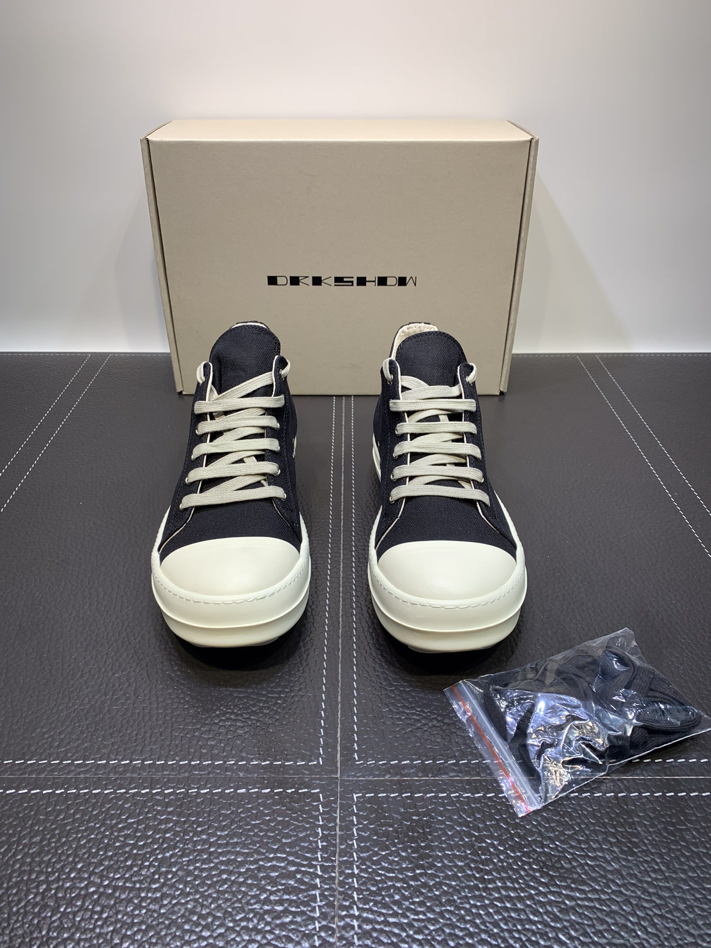 Rick Owens sneaker 2022060801
