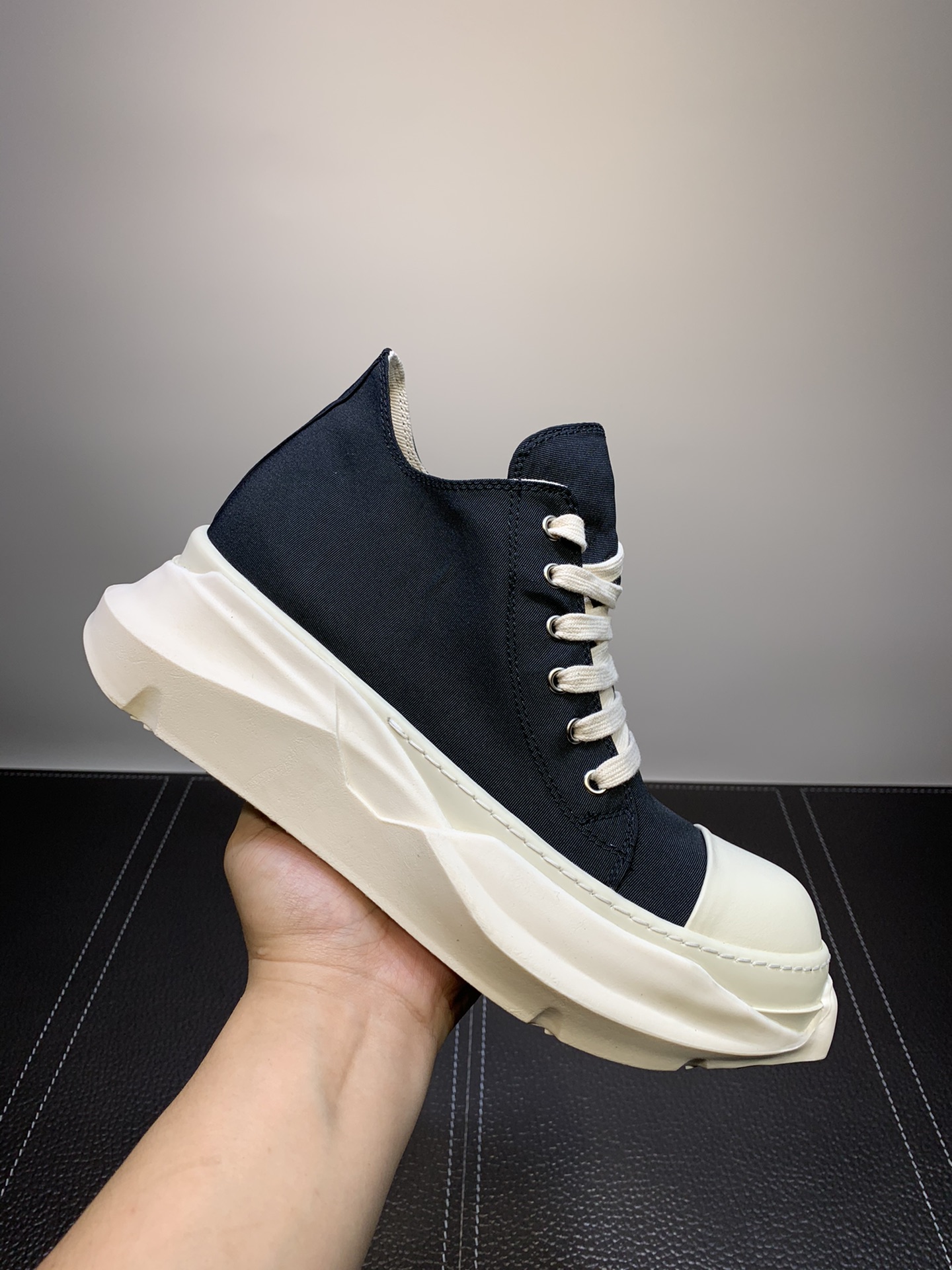 Rick Owens sneaker 2022060802