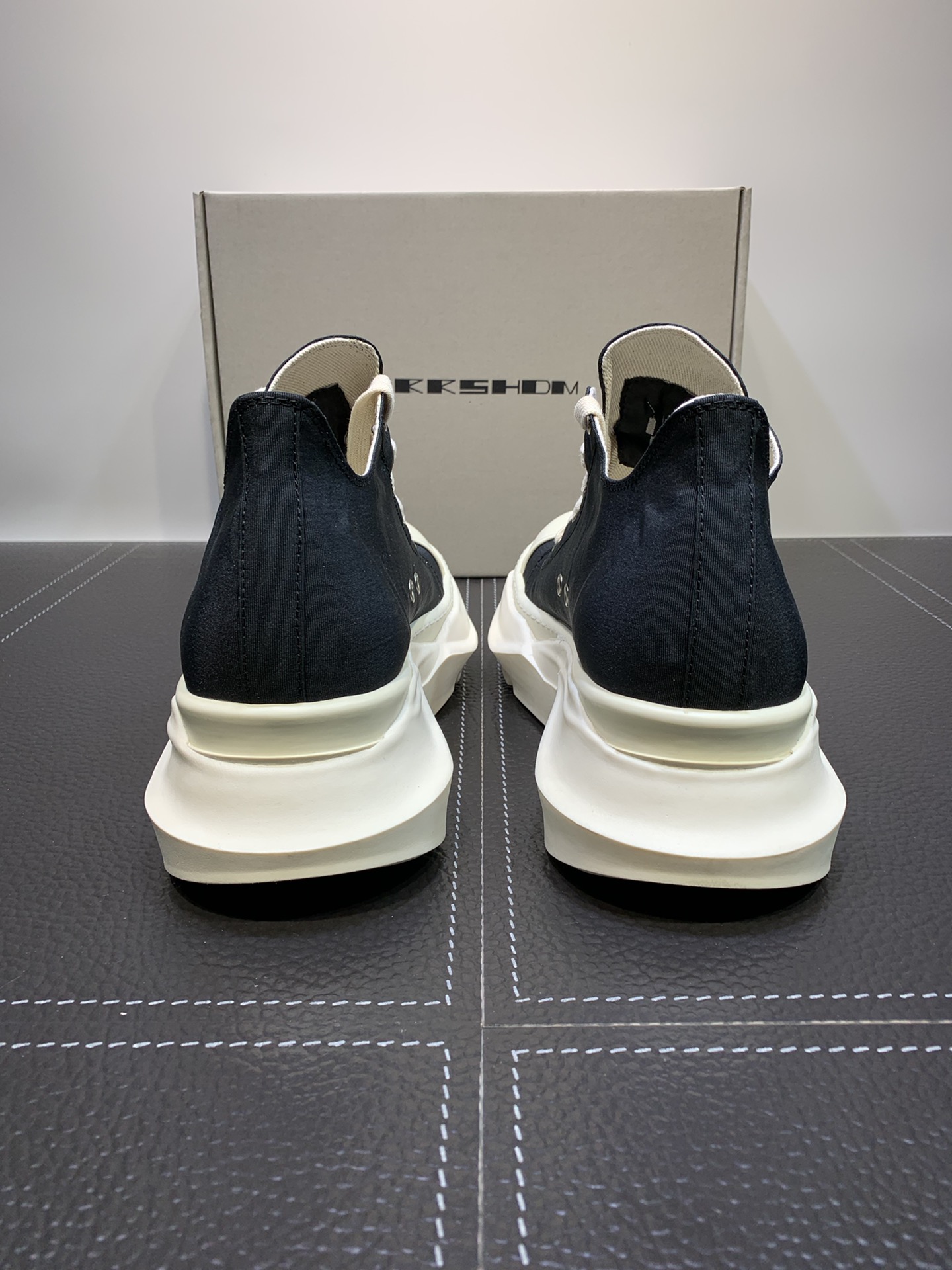 Rick Owens sneaker 2022060802