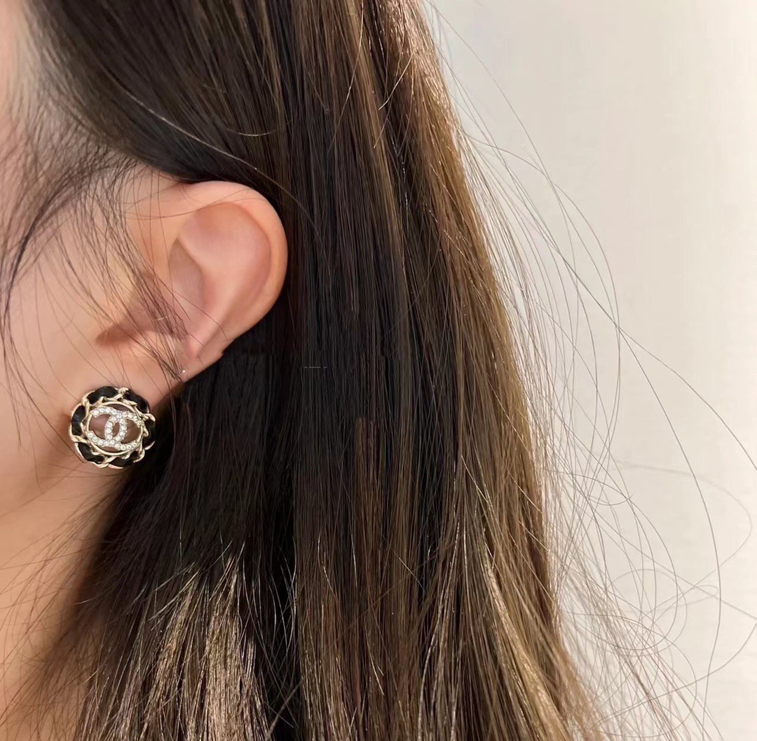 Chane1 earring 2022061607