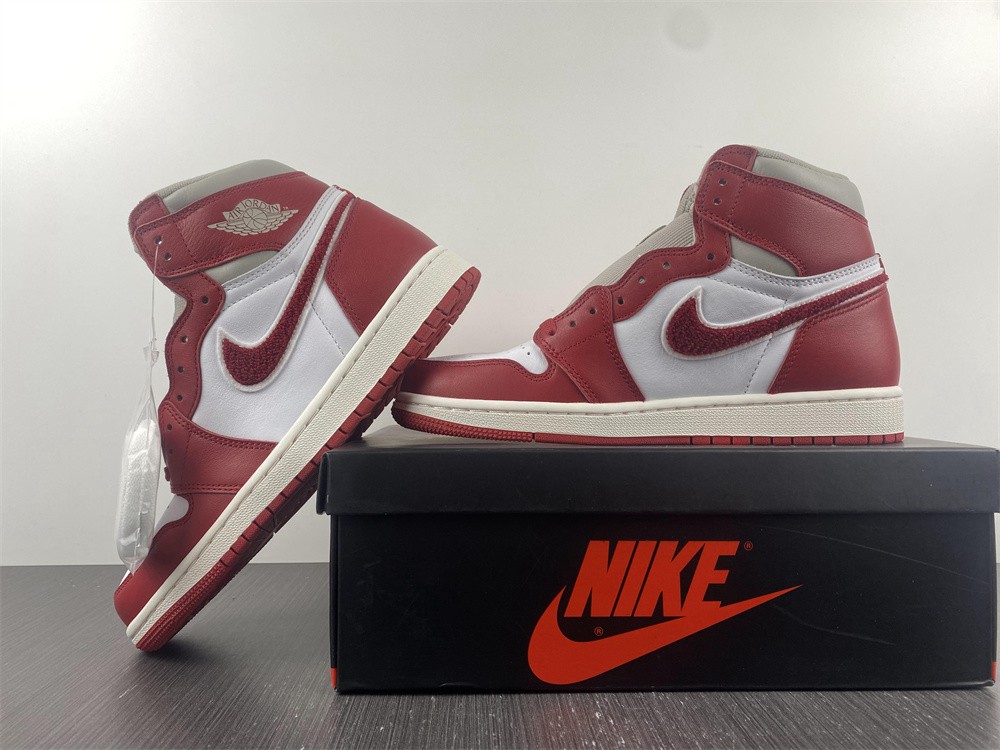 Jordan 1 High OG Newstalgia Chenille  DJ4891-061