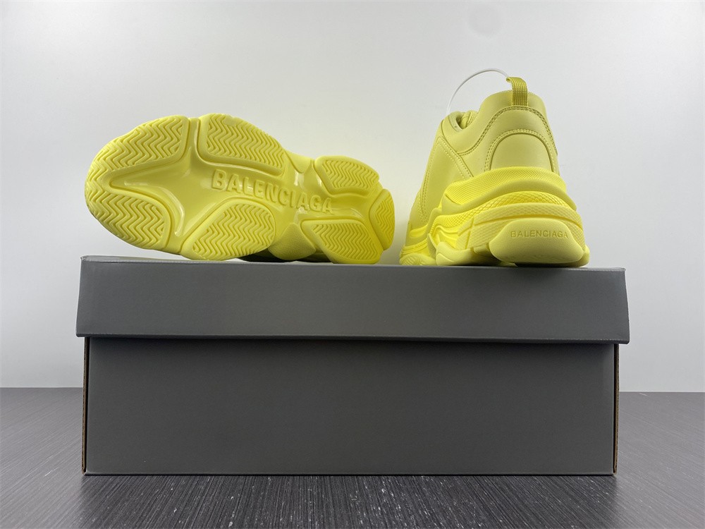 Ba1enc1aga Triple S  Sneaker 2022062402