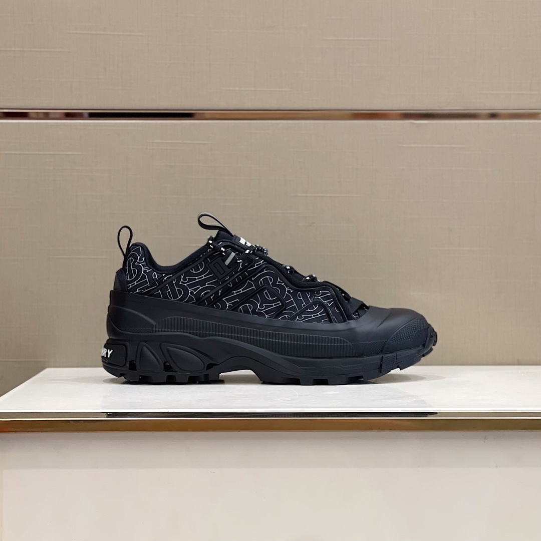 Bvrberry sneaker 2022070203