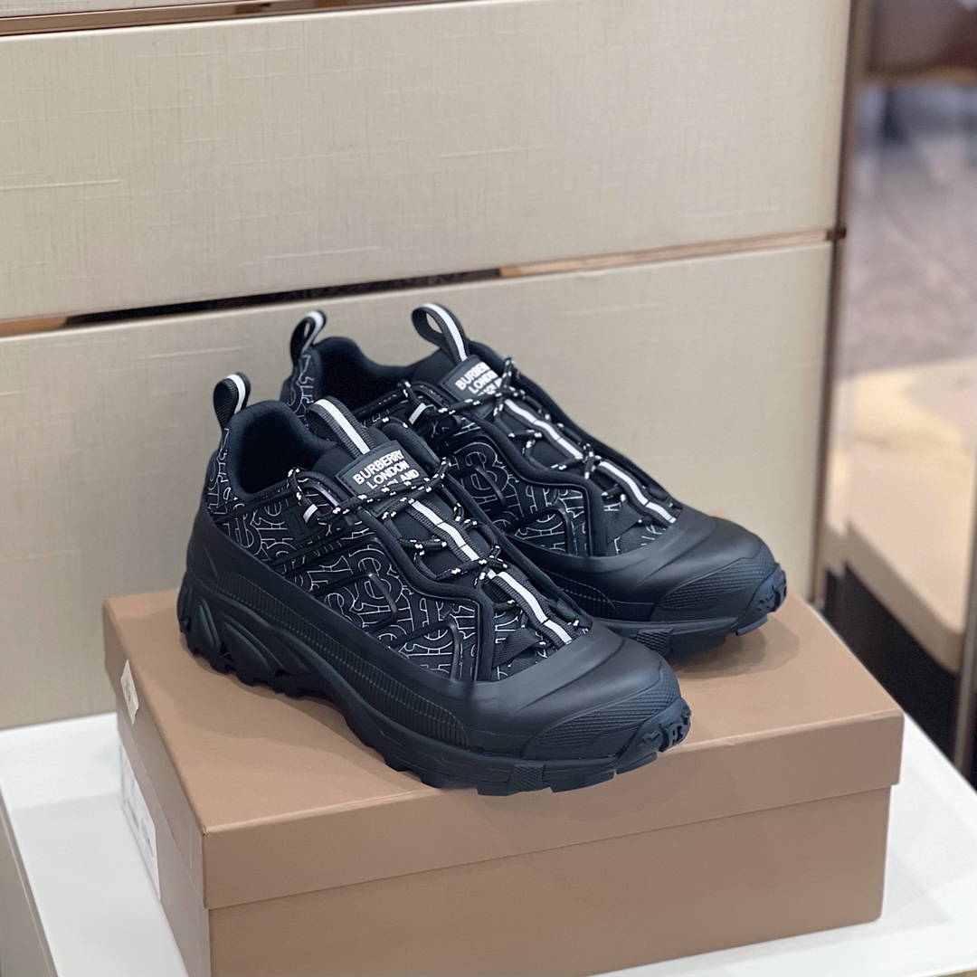 Bvrberry sneaker 2022070203
