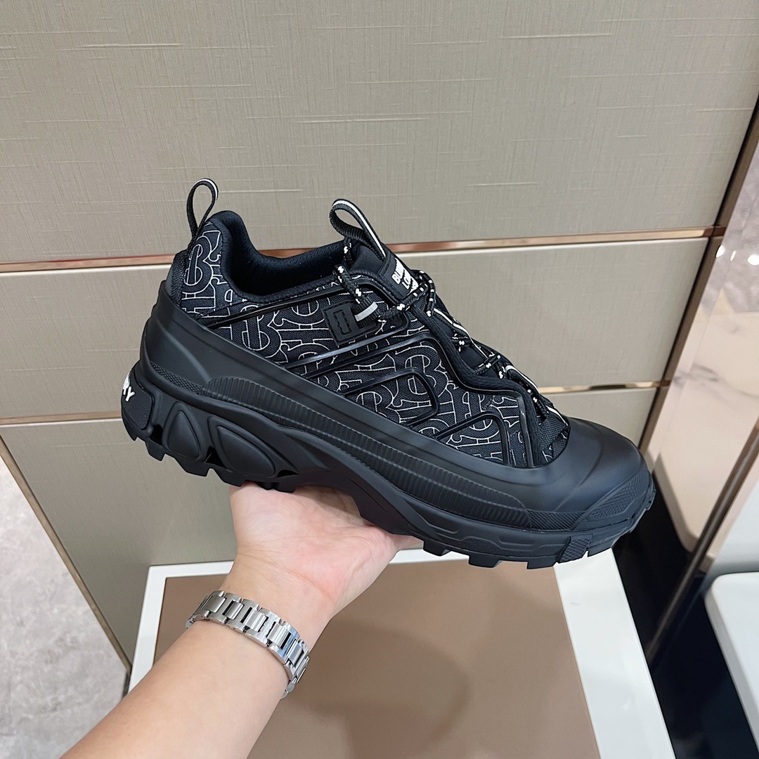 Bvrberry sneaker 2022070203