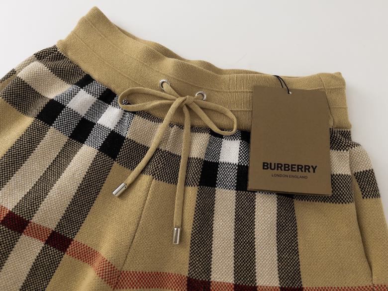 Bvrberry short 2022070605