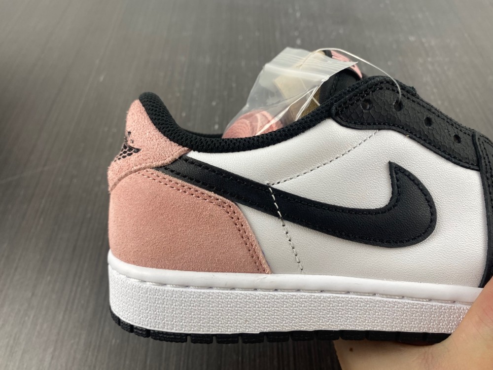Jordan 1 Low OG Bleached Coral  CZ0790-061