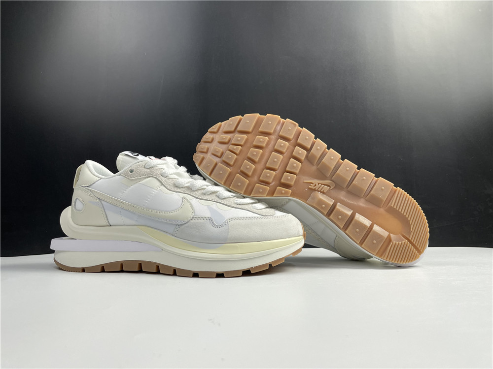 Nike Vaporwaffle sacai Sail Gum  DD1875-100