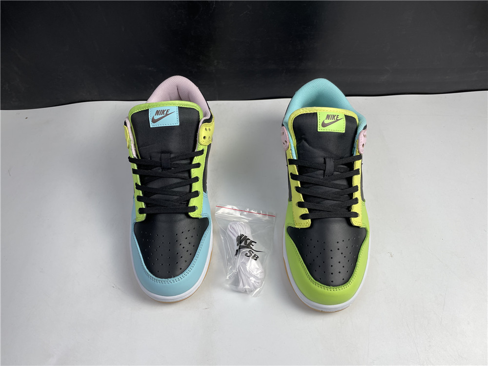Nike Dunk Low SE  Free 99 DH0952-001